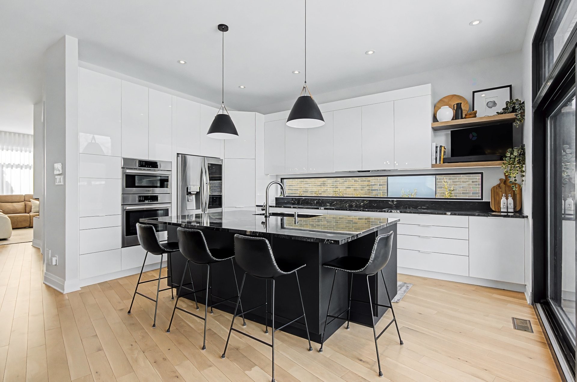 









4009


Rue des Bolets

,
Saint-Bruno-de-Montarville,




QC
J3V0C9

