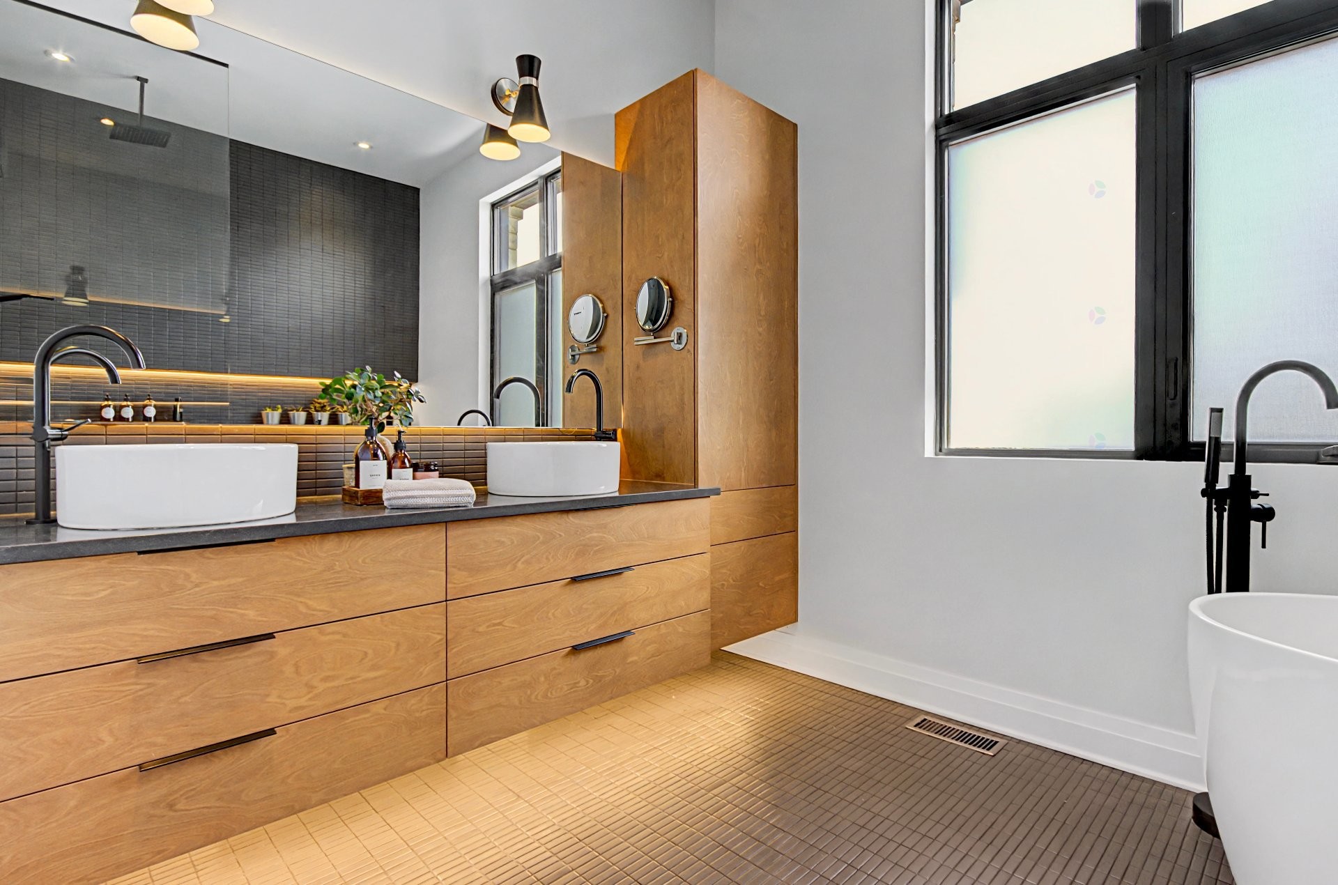 









4009


Rue des Bolets

,
Saint-Bruno-de-Montarville,




QC
J3V0C9

