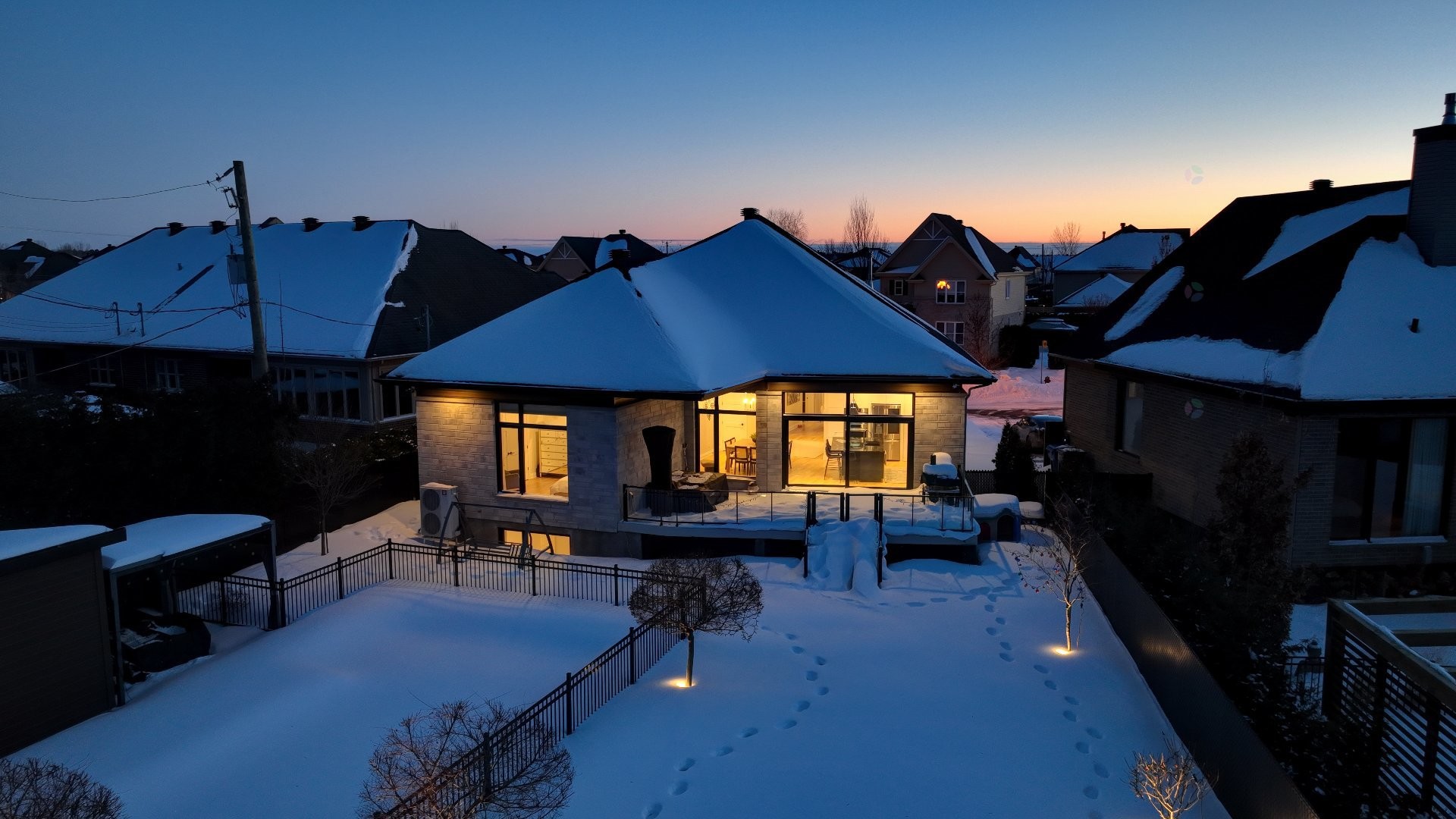 









4009


Rue des Bolets

,
Saint-Bruno-de-Montarville,




QC
J3V0C9

