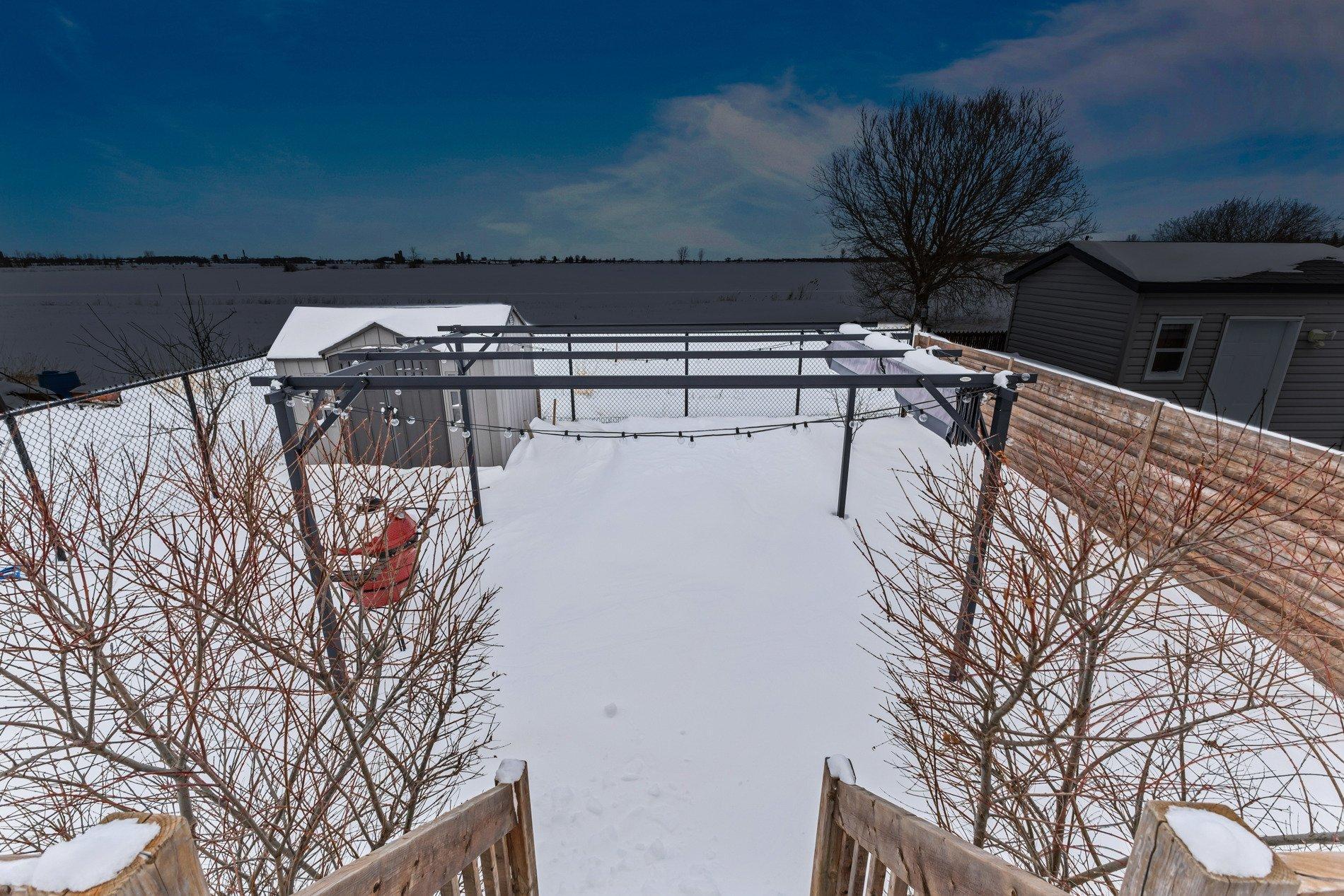 









27


64e Avenue O.

,
Saint-Paul-de-l'Île-aux-Noix,




QC
J0J1G0

