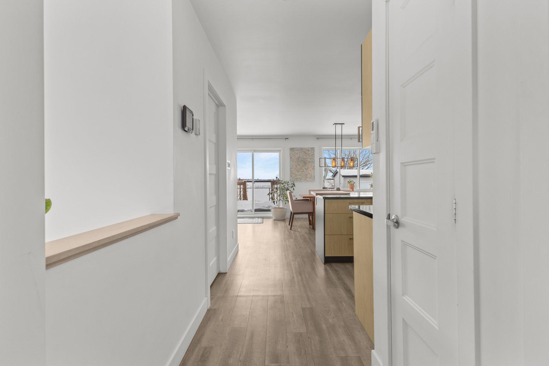 









27


64e Avenue O.

,
Saint-Paul-de-l'Île-aux-Noix,




QC
J0J1G0

