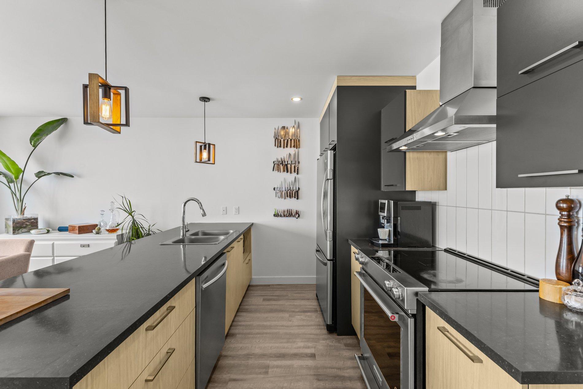 









27


64e Avenue O.

,
Saint-Paul-de-l'Île-aux-Noix,




QC
J0J1G0

