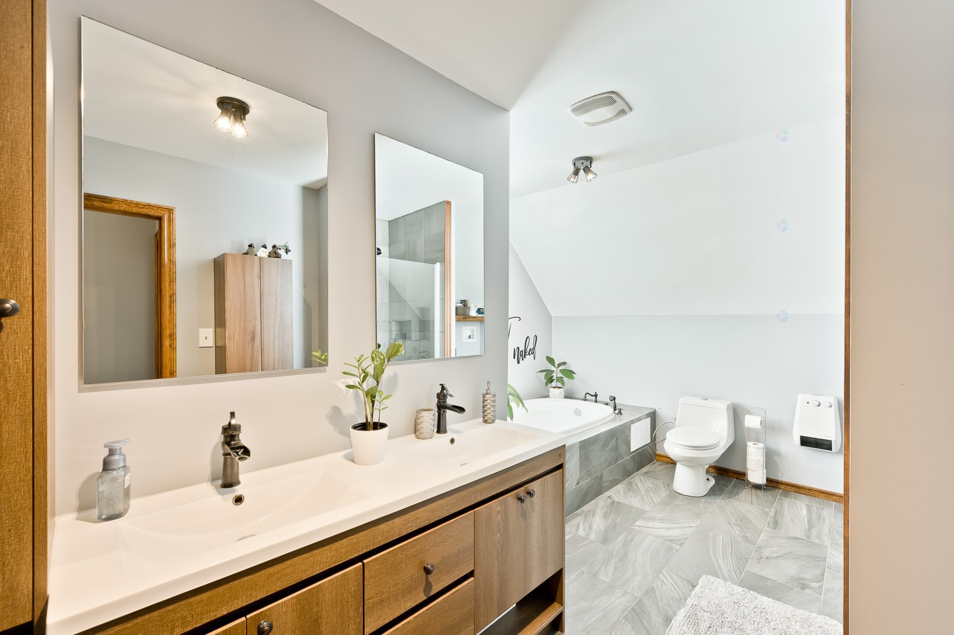 









390


Rue Principale

,
Stoke,




QC
J0B3G0

