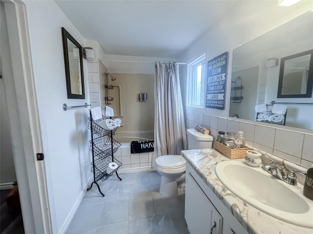 









5844


Highway 33

,
Beaverdell,




BC
V0H 1Y0

