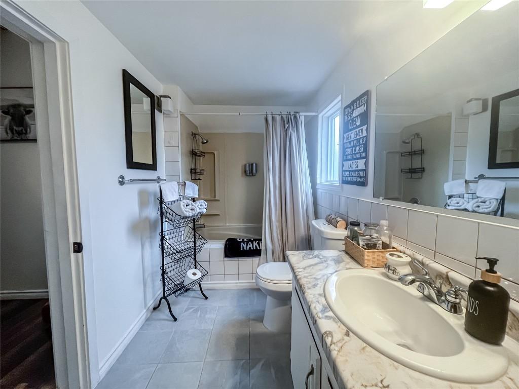 









5844


Highway 33

,
Beaverdell,




BC
V0H 1Y0

