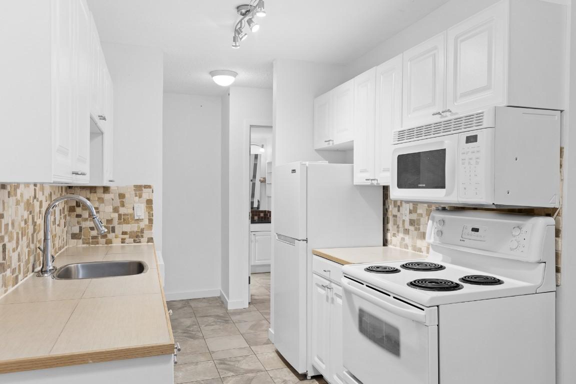 









445


All Star

Court, 112,
Kelowna,




BC
V1X 5N7

