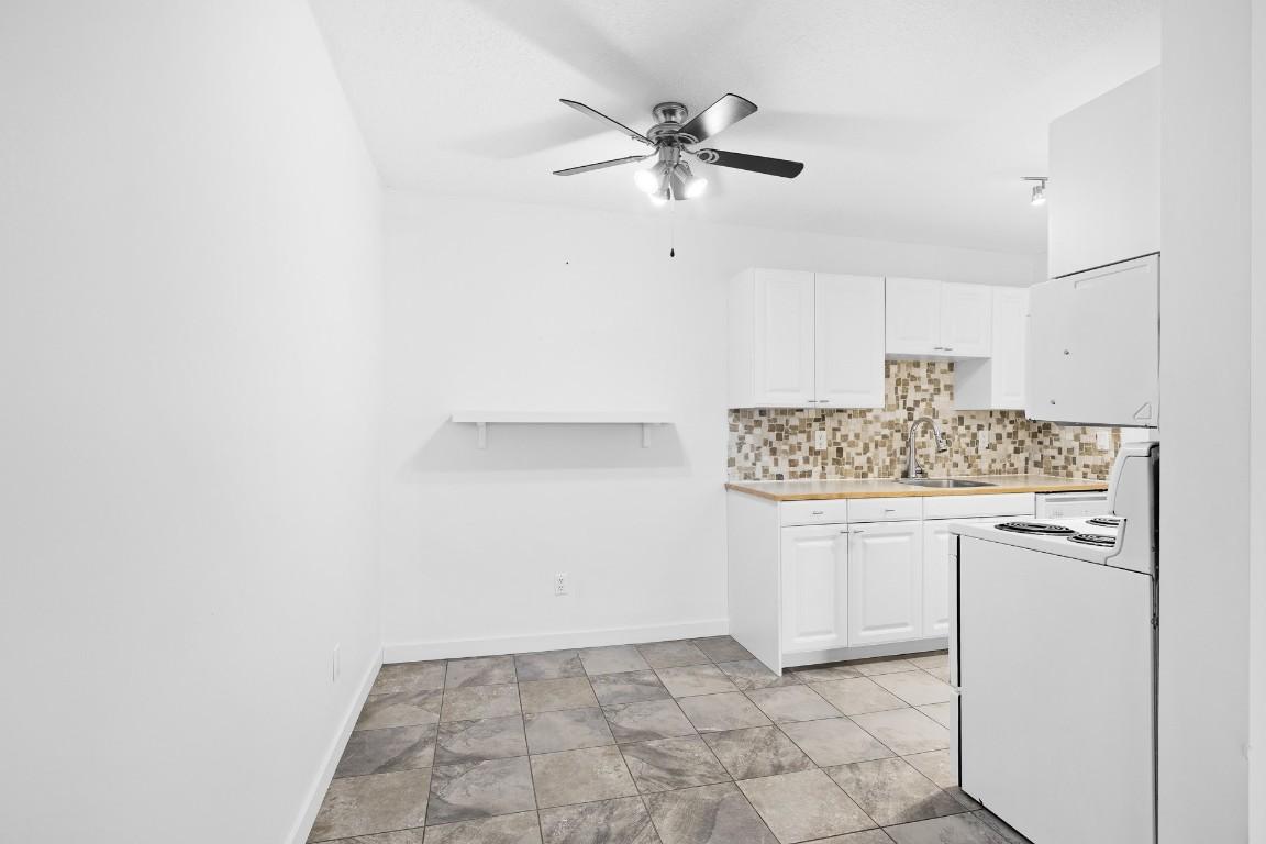 









445


All Star

Court, 112,
Kelowna,




BC
V1X 5N7

