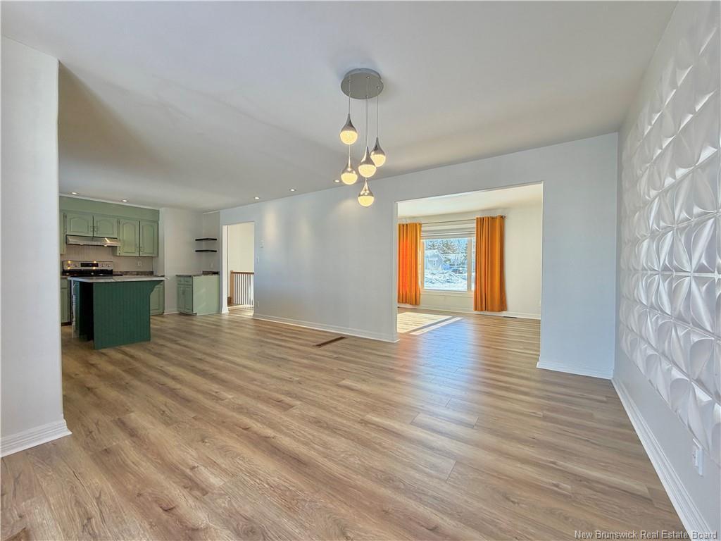 









960


MSGR Godin

,
Bathurst,




NB
E2A 4E6

