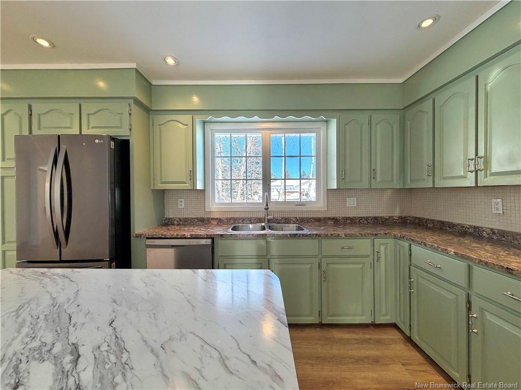 









960


MSGR Godin

,
Bathurst,




NB
E2A 4E6

