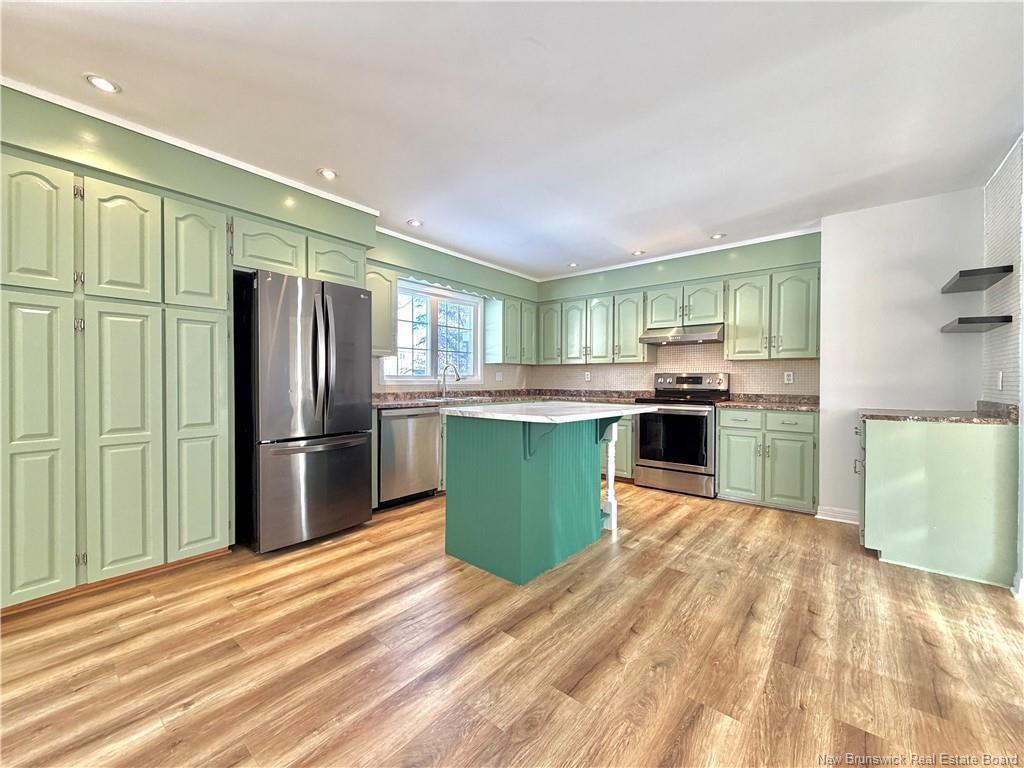 









960


MSGR Godin

,
Bathurst,




NB
E2A 4E6

