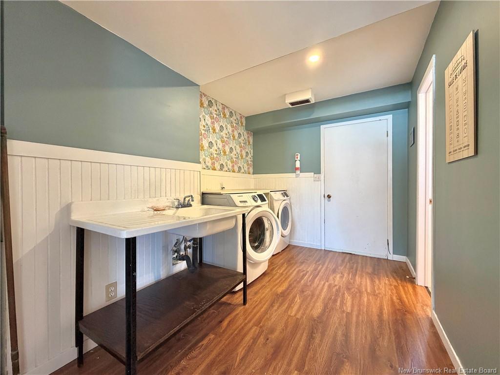 









960


MSGR Godin

,
Bathurst,




NB
E2A 4E6

