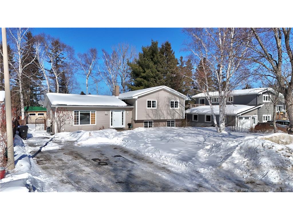 









960


MSGR Godin

,
Bathurst,




NB
E2A 4E6

