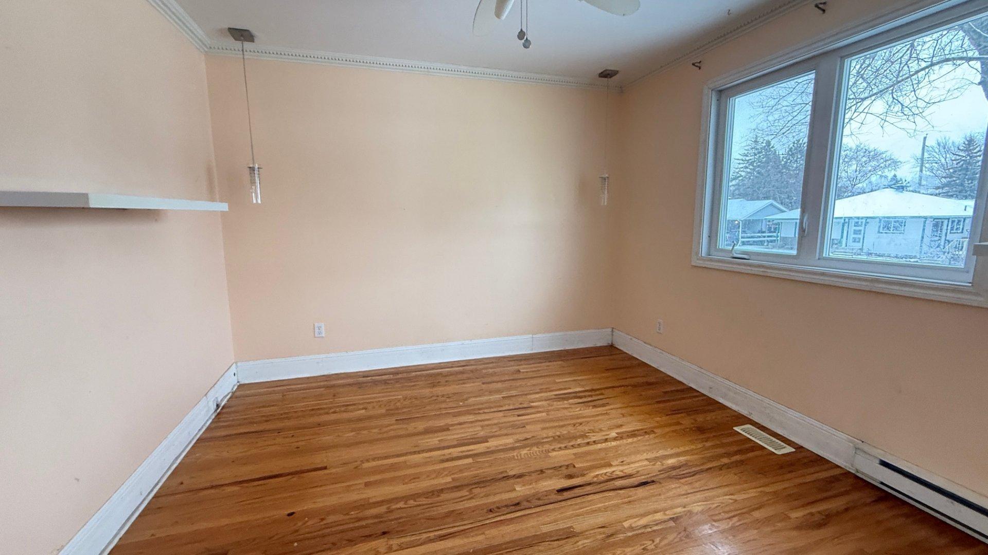 









956


Rue Chaumont

,
Chambly,




QC
J3L3A2

