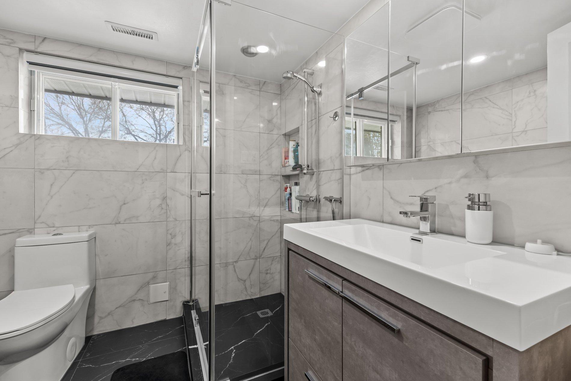 









848


Rue Gilles

,
Laval (Fabreville),




QC
H7P4E8

