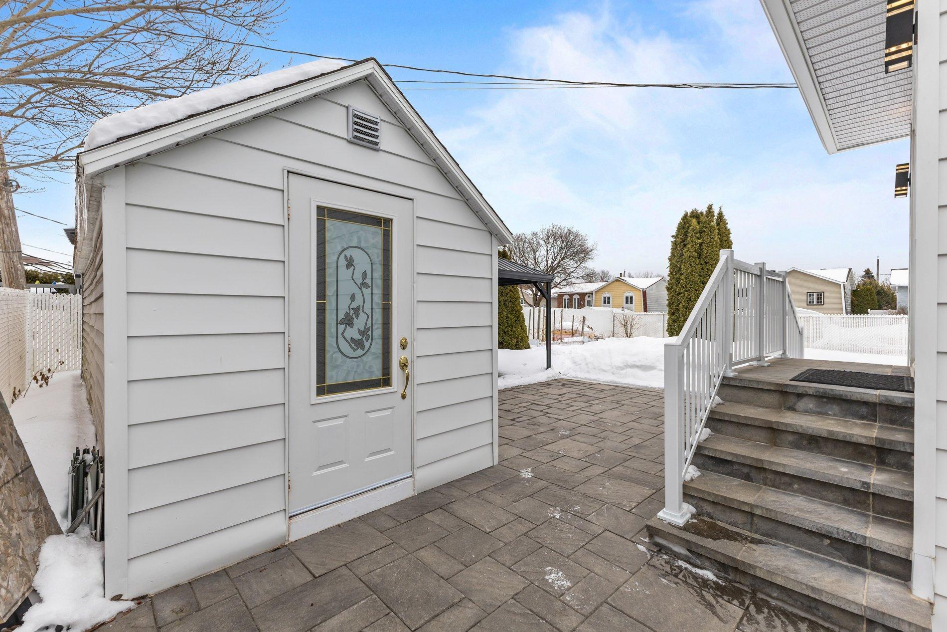 









848


Rue Gilles

,
Laval (Fabreville),




QC
H7P4E8

