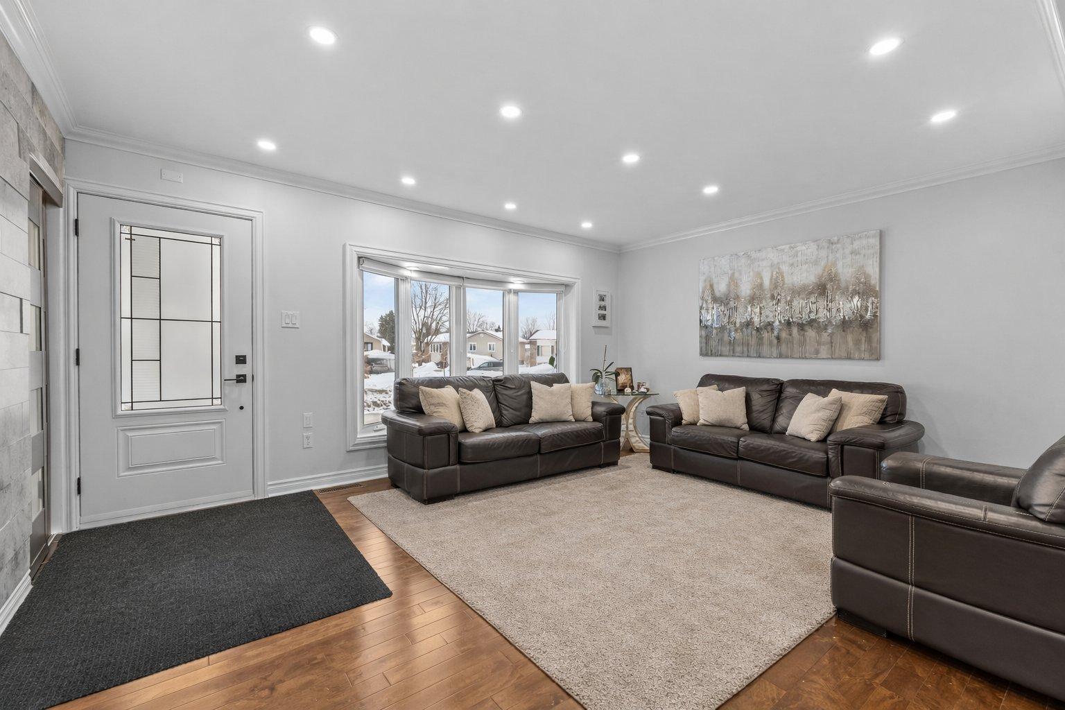 









848


Rue Gilles

,
Laval (Fabreville),




QC
H7P4E8

