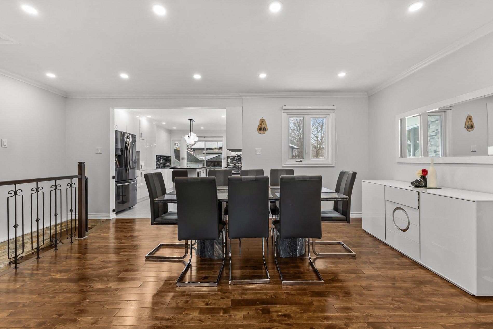 









848


Rue Gilles

,
Laval (Fabreville),




QC
H7P4E8

