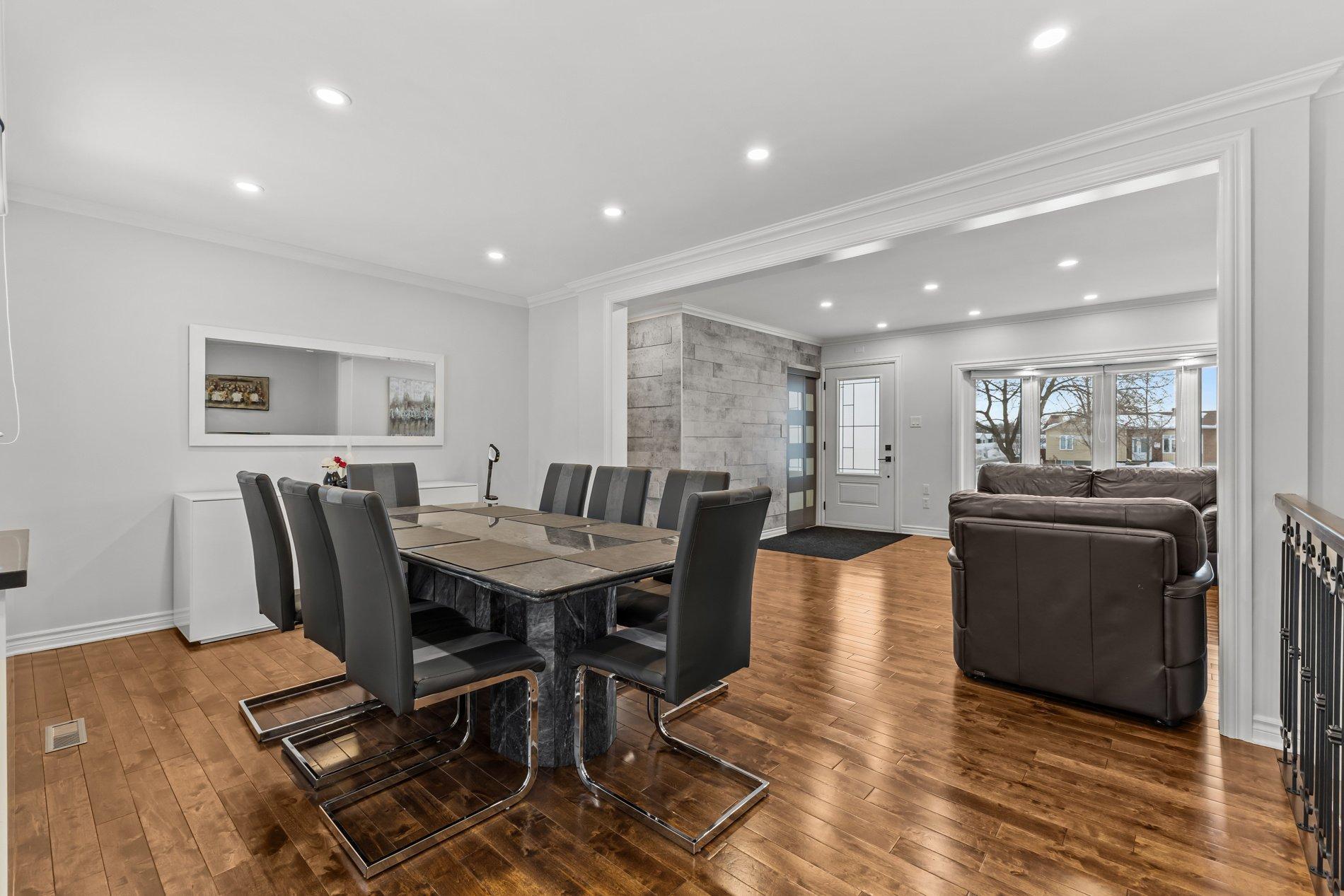 









848


Rue Gilles

,
Laval (Fabreville),




QC
H7P4E8

