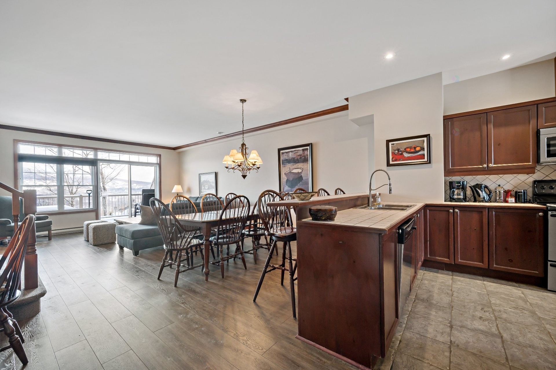 









305


Rue du Mont-Plaisant

, 5,
Mont-Tremblant,




QC
J8E1L2

