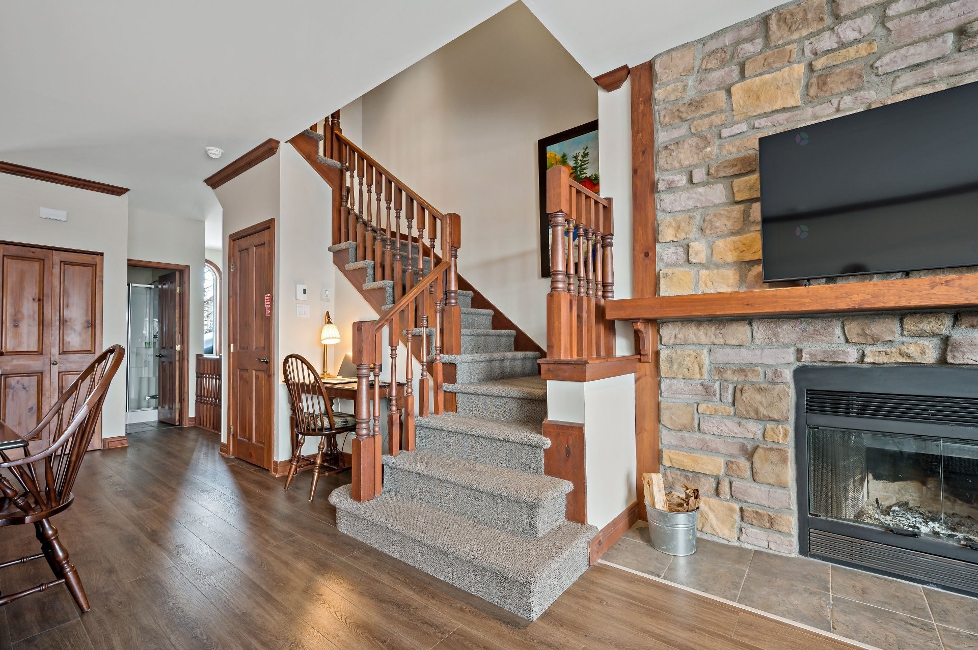 









305


Rue du Mont-Plaisant

, 5,
Mont-Tremblant,




QC
J8E1L2

