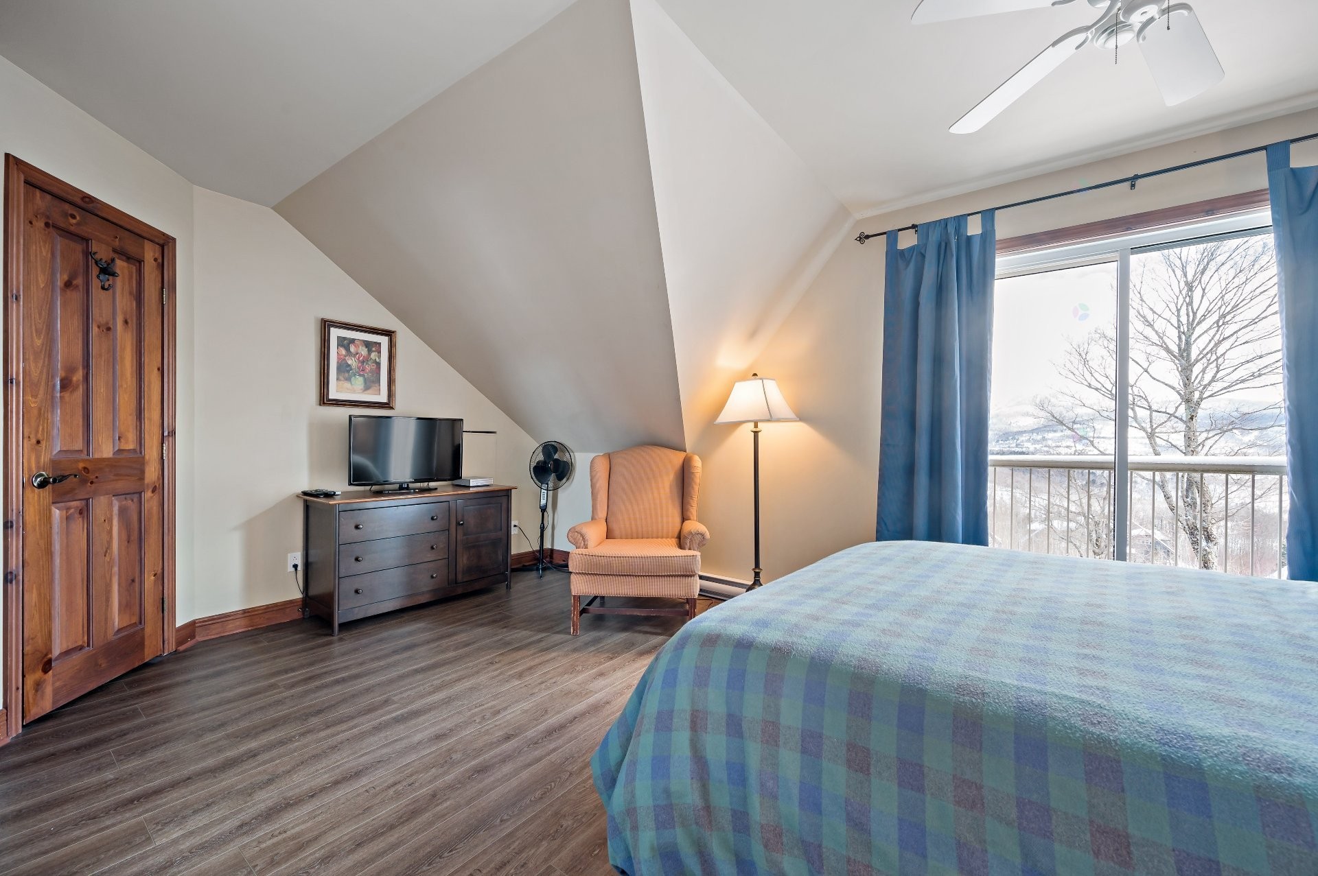 









305


Rue du Mont-Plaisant

, 5,
Mont-Tremblant,




QC
J8E1L2

