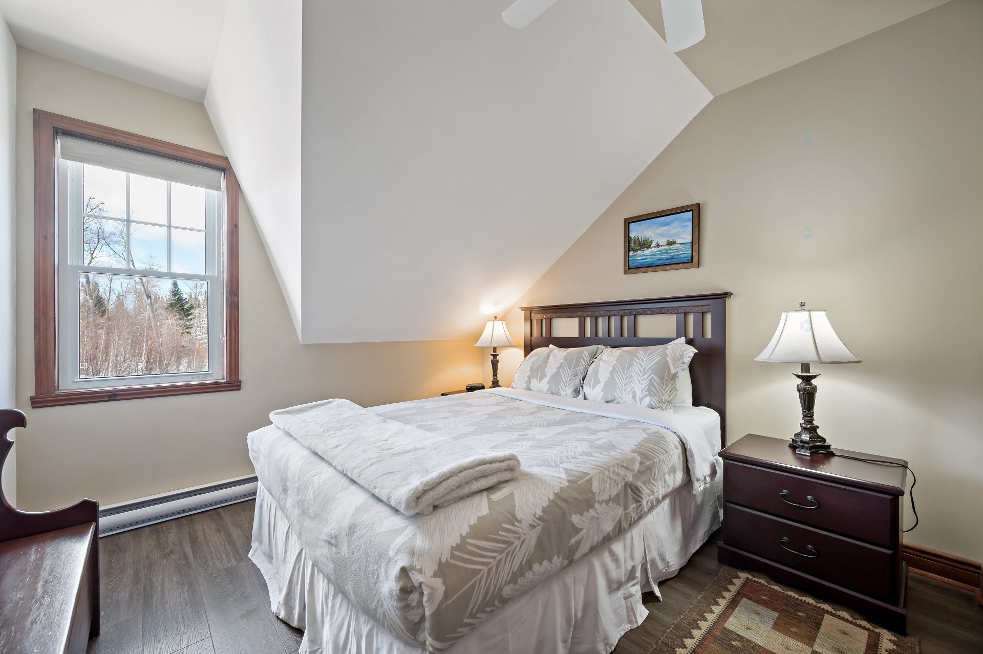 









305


Rue du Mont-Plaisant

, 5,
Mont-Tremblant,




QC
J8E1L2

