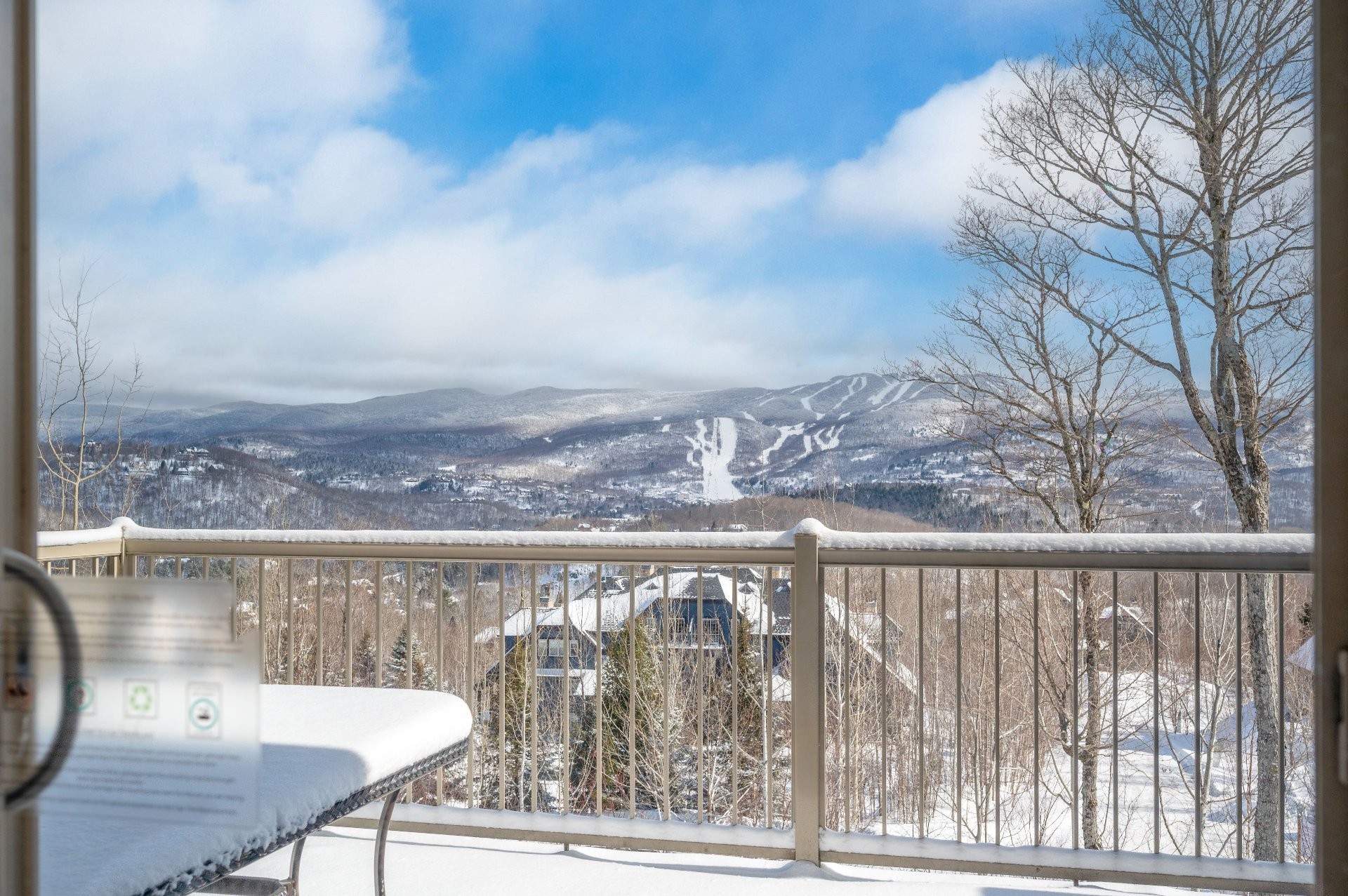 









305


Rue du Mont-Plaisant

, 5,
Mont-Tremblant,




QC
J8E1L2

