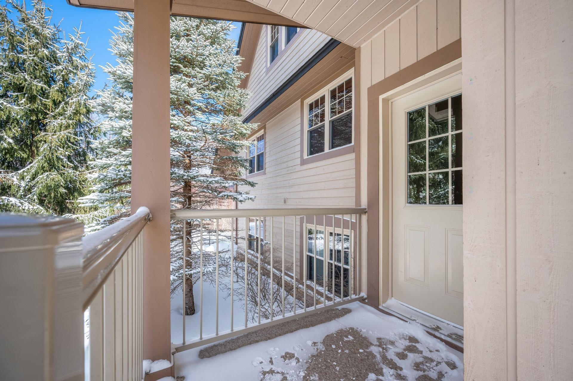 









305


Rue du Mont-Plaisant

, 5,
Mont-Tremblant,




QC
J8E1L2

