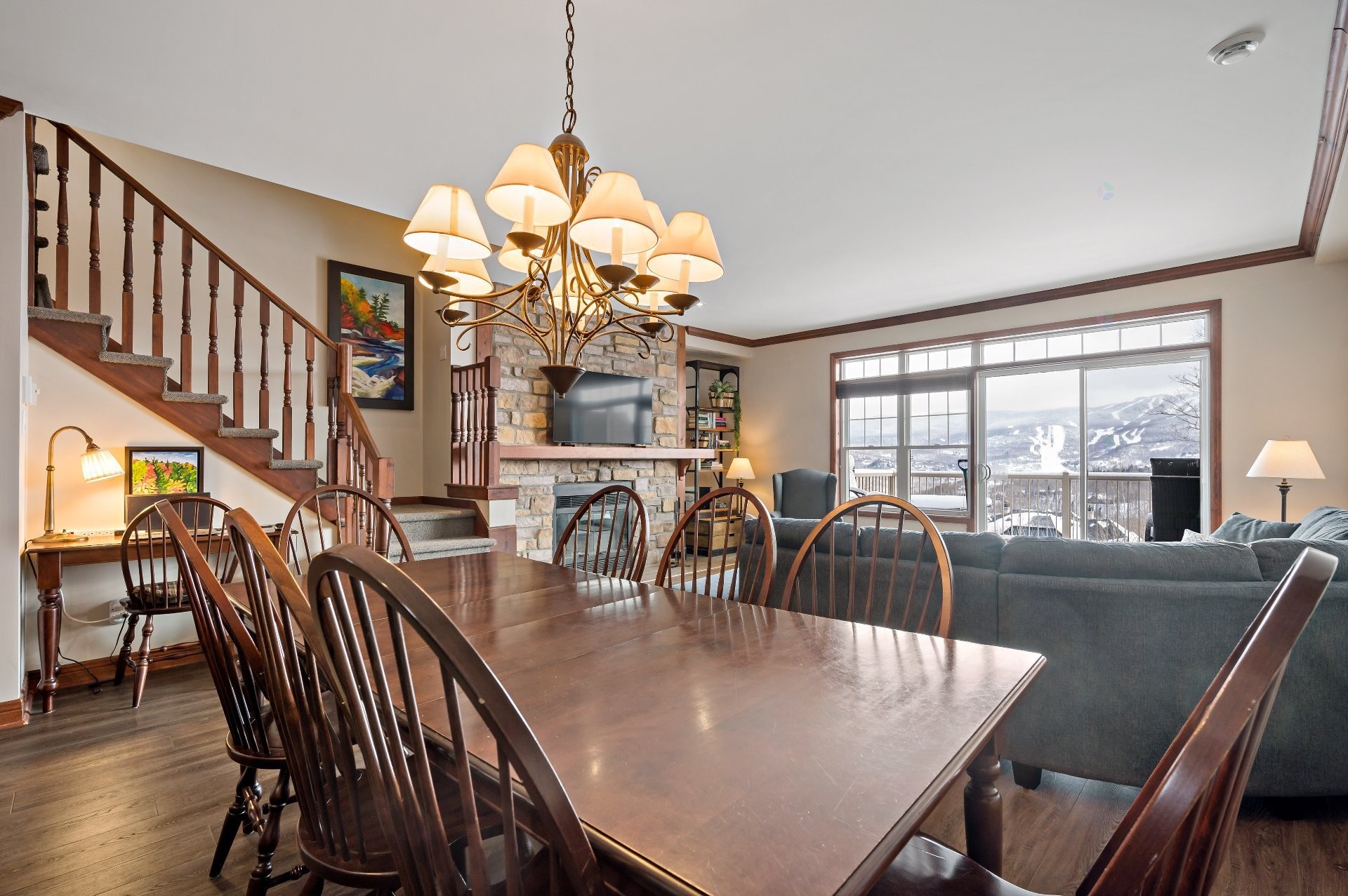 









305


Rue du Mont-Plaisant

, 5,
Mont-Tremblant,




QC
J8E1L2

