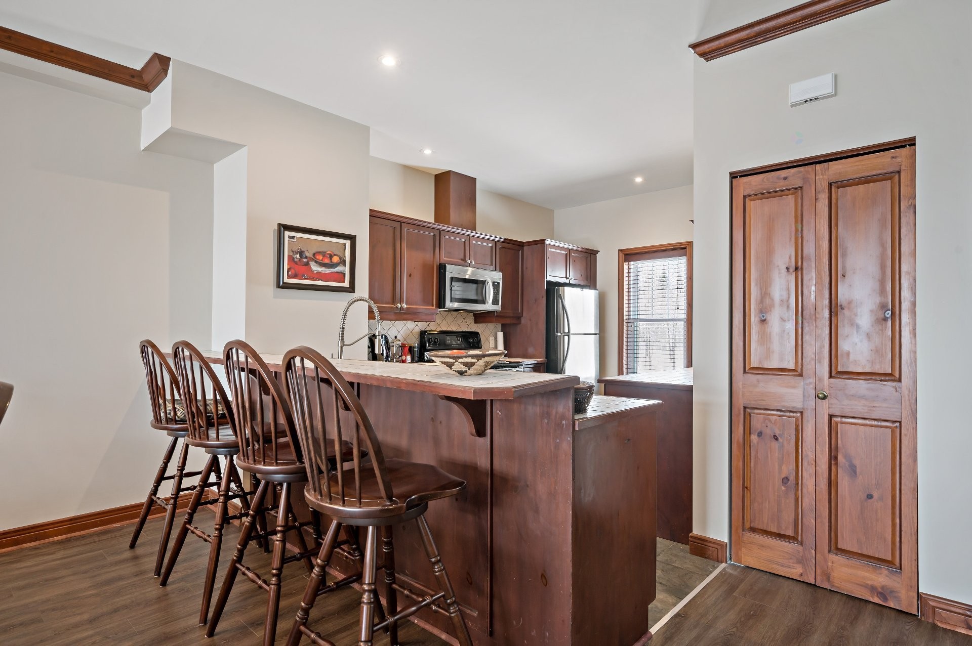 









305


Rue du Mont-Plaisant

, 5,
Mont-Tremblant,




QC
J8E1L2

