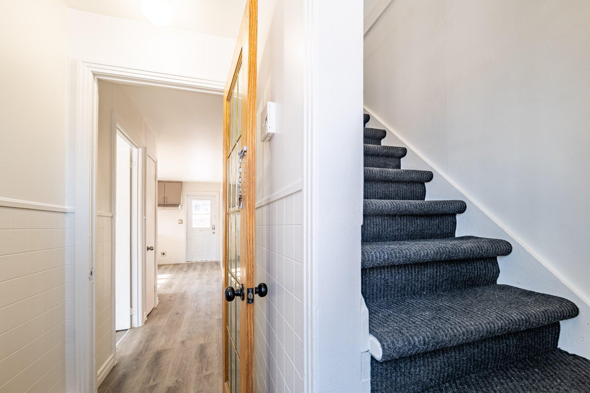 









361


Rue Brodeur

,
Longueuil (Le Vieux-Longueuil),




QC
J4J2S5

