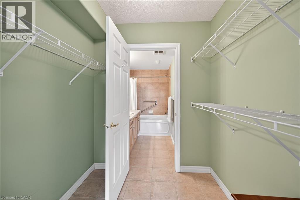 












908 MOHAWK Road E Unit# 308

,
Hamilton,




Ontario
L8T2R8

