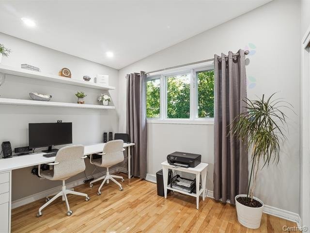 









111


Rue Jubilee

,
Longueuil (Greenfield Park),




QC
J4V3A7

