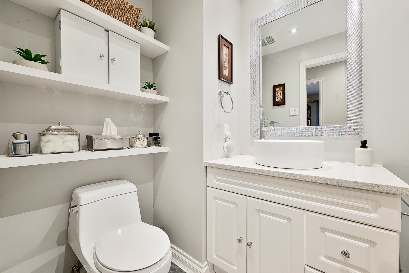 









111


Rue Jubilee

,
Longueuil (Greenfield Park),




QC
J4V3A7

