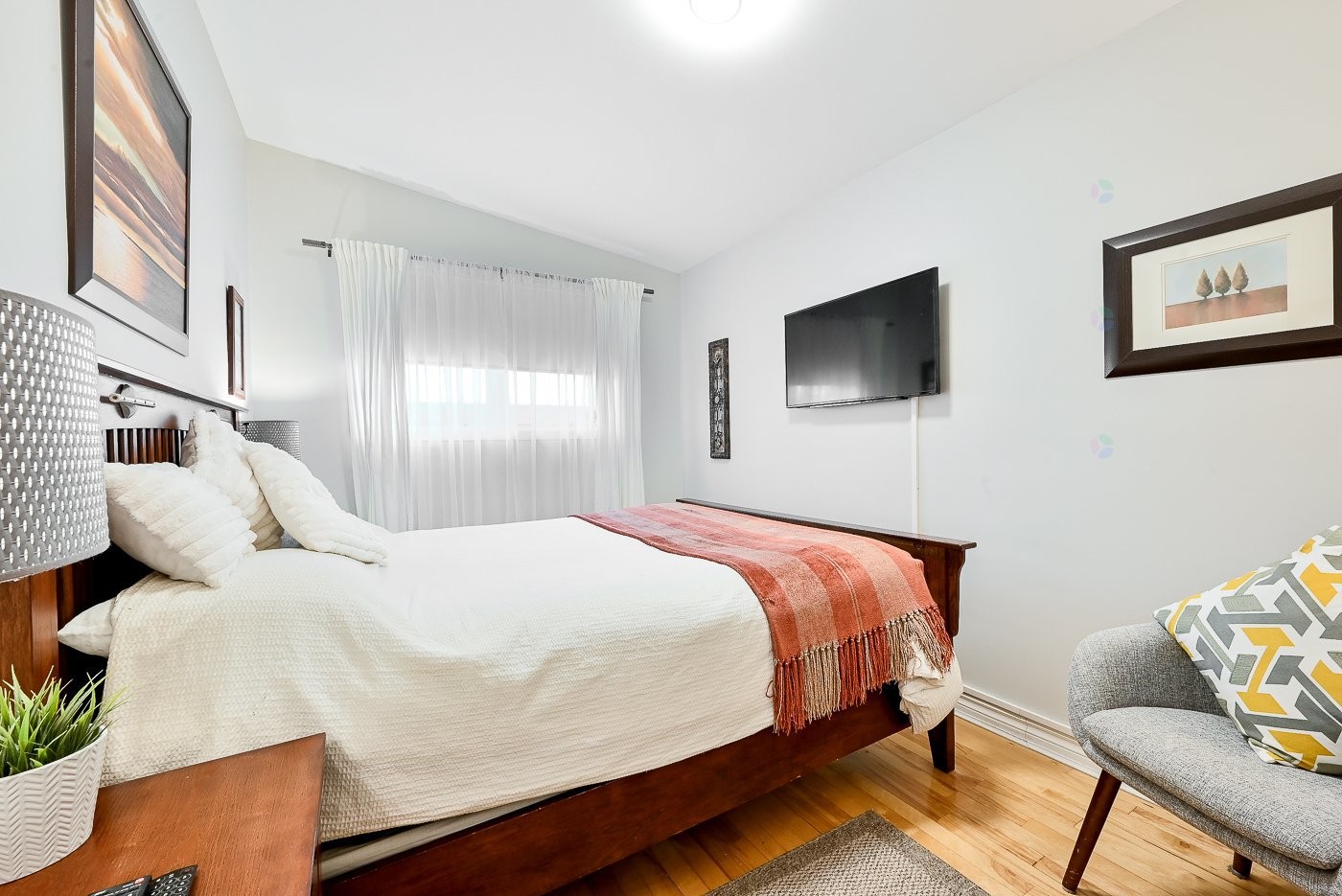 









111


Rue Jubilee

,
Longueuil (Greenfield Park),




QC
J4V3A7

