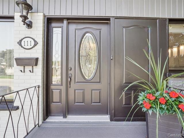 









111


Rue Jubilee

,
Longueuil (Greenfield Park),




QC
J4V3A7

