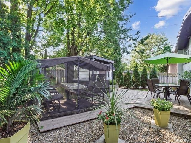 









111


Rue Jubilee

,
Longueuil (Greenfield Park),




QC
J4V3A7

