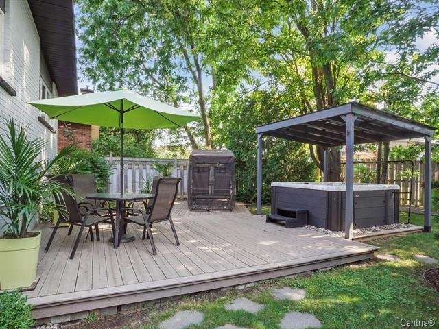 









111


Rue Jubilee

,
Longueuil (Greenfield Park),




QC
J4V3A7

