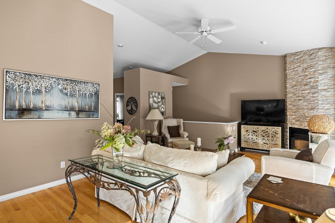 









3576


Apple Way

Boulevard,
West Kelowna,




BC
V4T 1Y7


