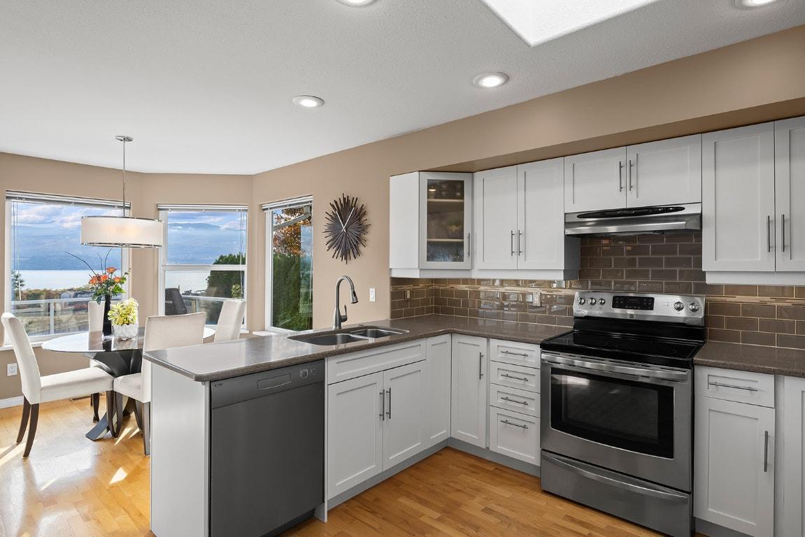 









3576


Apple Way

Boulevard,
West Kelowna,




BC
V4T 1Y7

