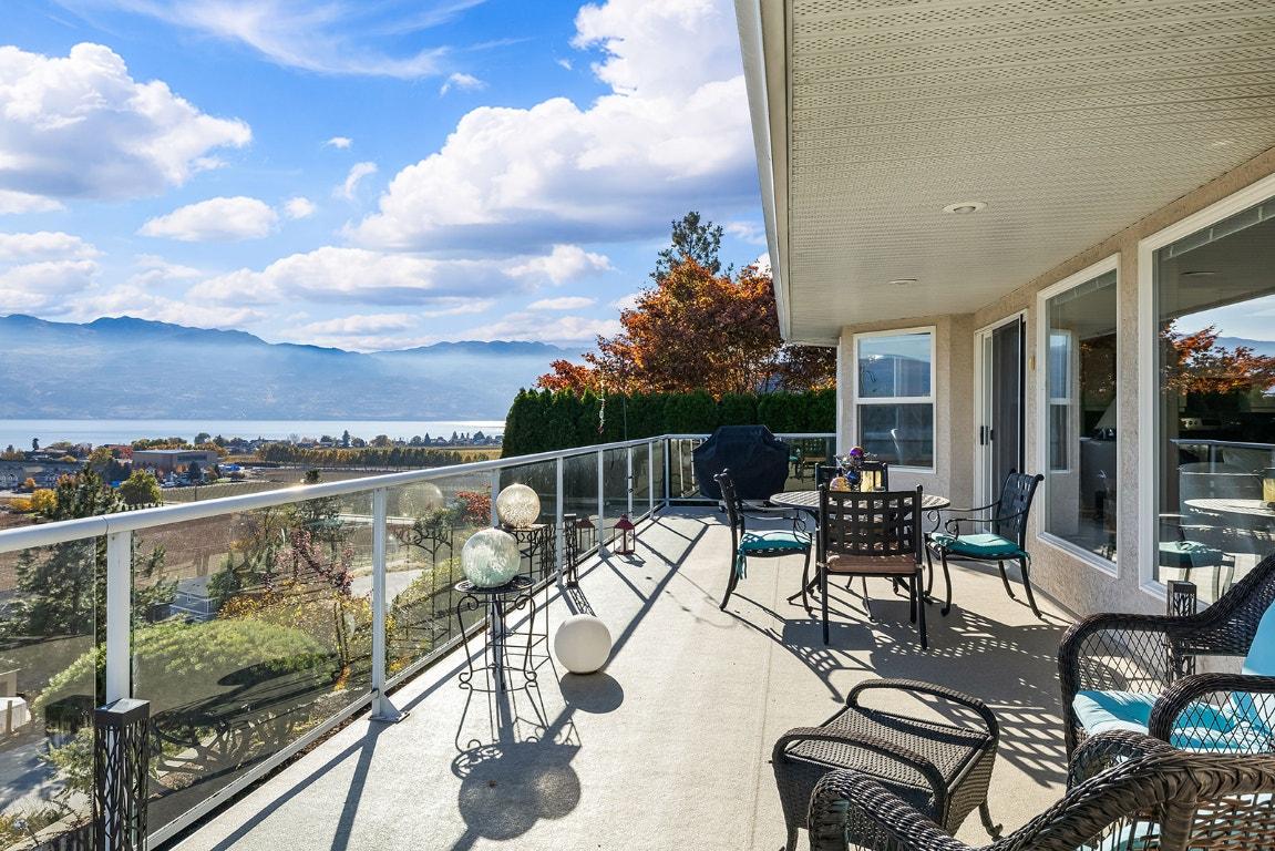 









3576


Apple Way

Boulevard,
West Kelowna,




BC
V4T 1Y7

