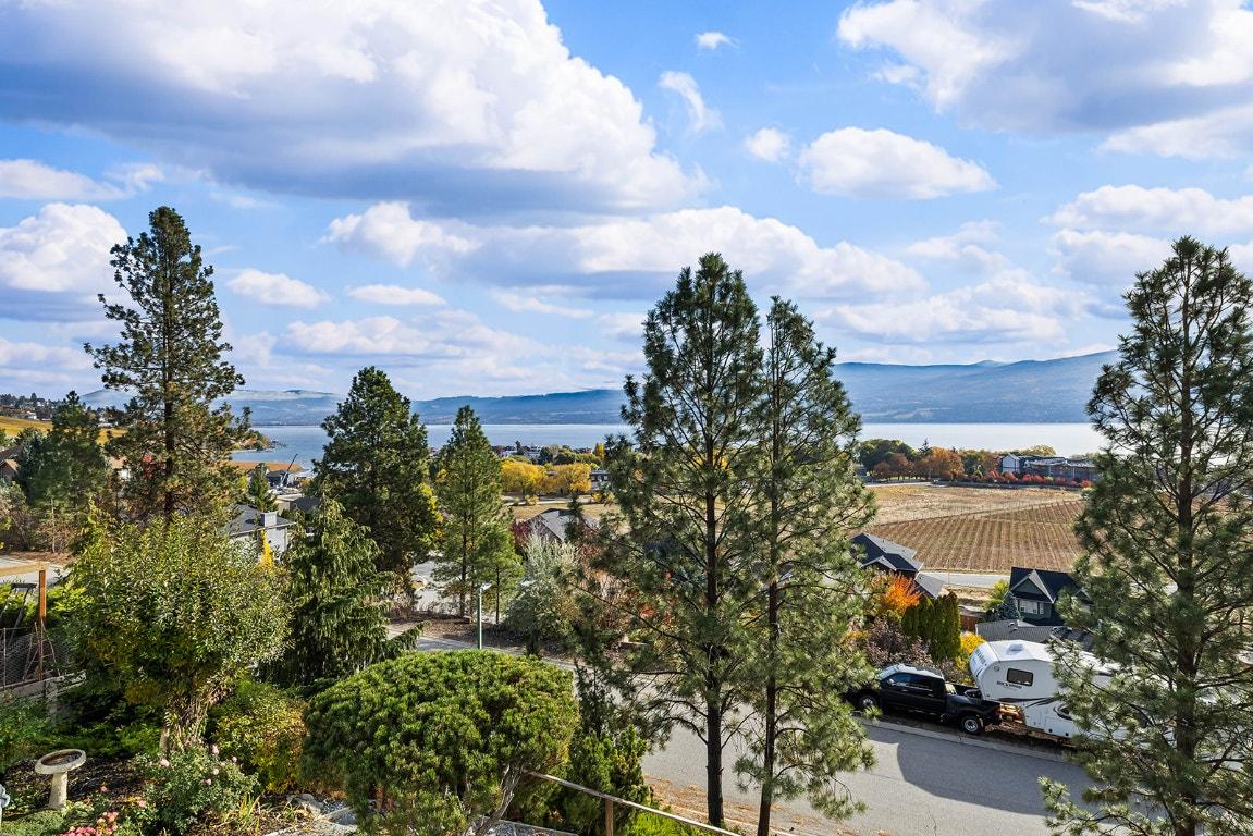 









3576


Apple Way

Boulevard,
West Kelowna,




BC
V4T 1Y7

