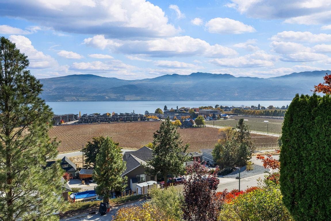 









3576


Apple Way

Boulevard,
West Kelowna,




BC
V4T 1Y7

