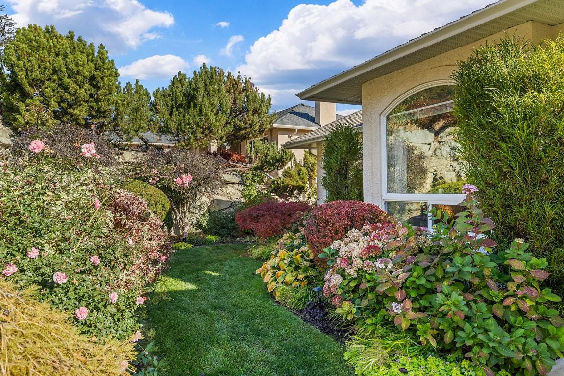 









3576


Apple Way

Boulevard,
West Kelowna,




BC
V4T 1Y7

