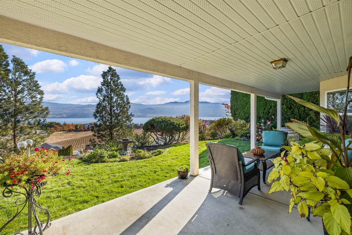 









3576


Apple Way

Boulevard,
West Kelowna,




BC
V4T 1Y7

