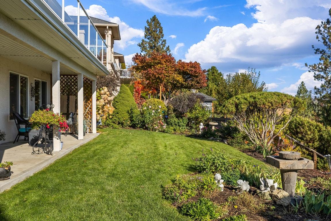 









3576


Apple Way

Boulevard,
West Kelowna,




BC
V4T 1Y7

