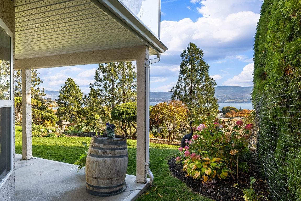 









3576


Apple Way

Boulevard,
West Kelowna,




BC
V4T 1Y7

