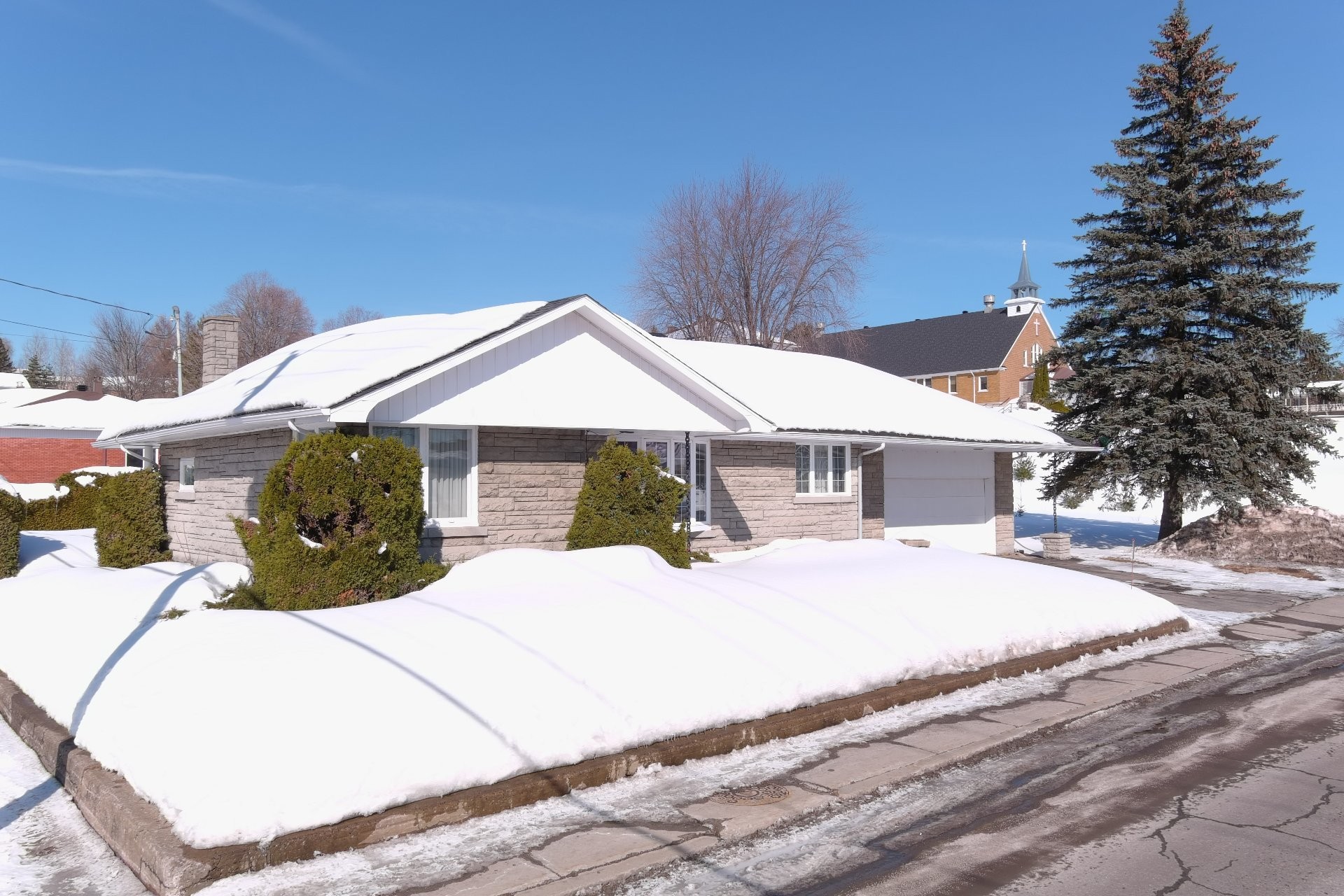 









4303


Boul. des Hêtres

,
Shawinigan,




QC
G9N4V5

