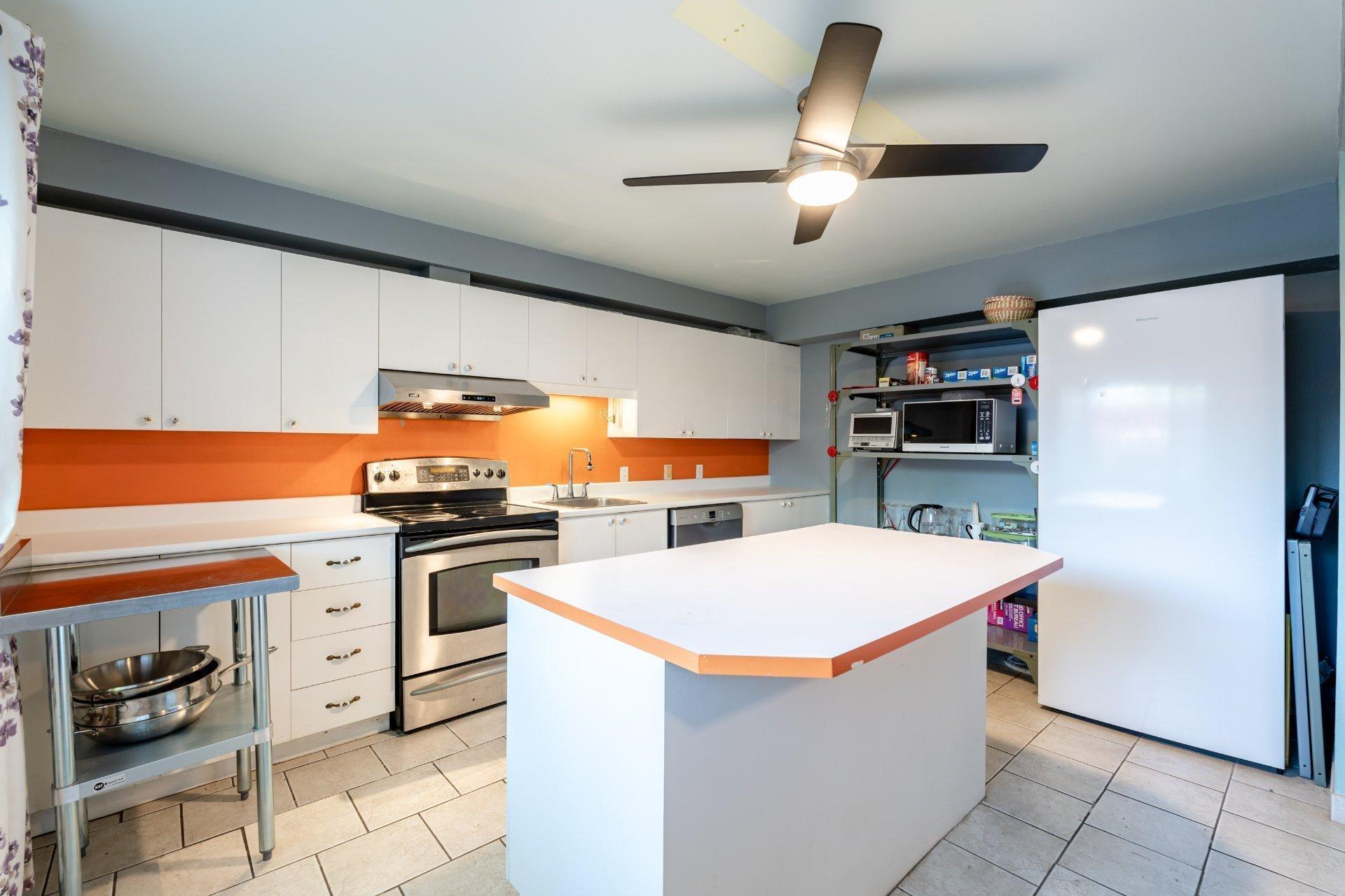 









9267


Boul. LaSalle

, 9,
Montréal (LaSalle),




QC
H8R2M6

