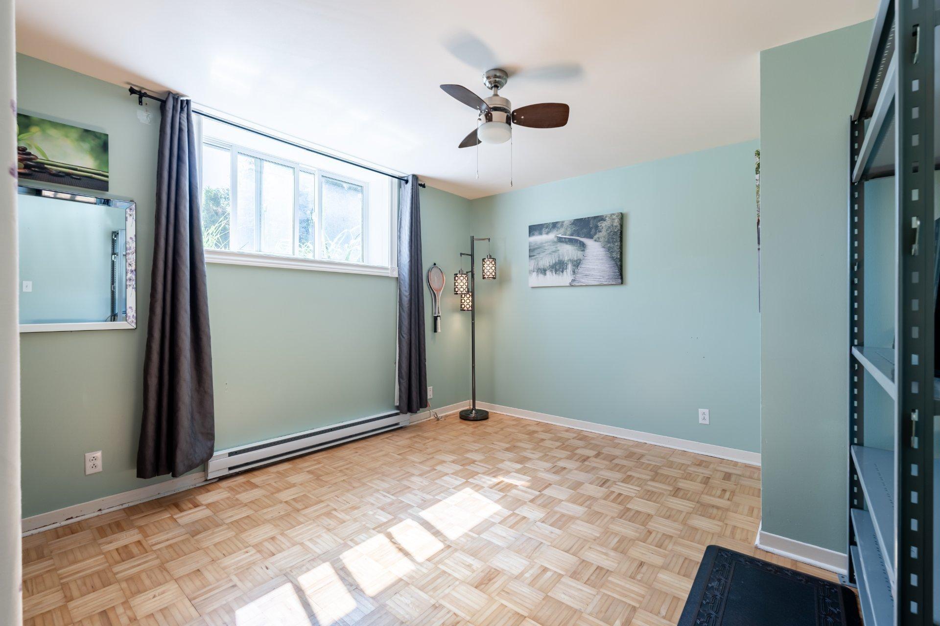 









9267


Boul. LaSalle

, 9,
Montréal (LaSalle),




QC
H8R2M6

